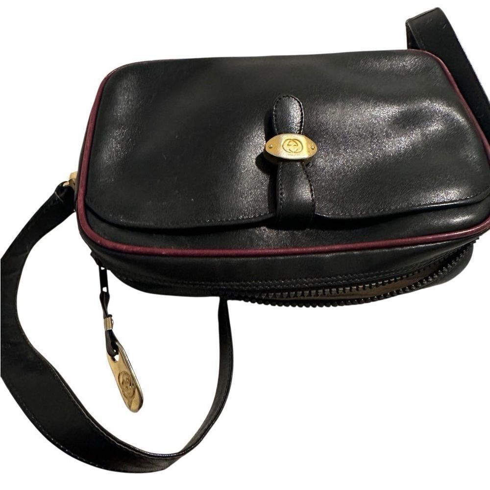 Gucci Black Leather Bag with Gold Logo - Picture 9 of 14